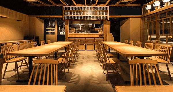 博多発うどん居酒屋「二○加屋長介」が東京・大手町にオープン。ランチタイムから営業