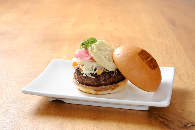 LA発ハンバーガーレストラン「ウマミバーガー」が日本初上陸。“うま味”が逆輸入!? 青山に1号店オープン