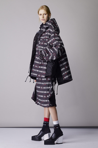 sacai-lawrenceweiner_3