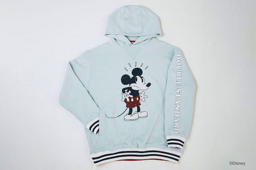 ソブ ダブルスタンダードクロージング: ヴィンテージミッキーをスパンコールで表現したフーディ。内 側の赤いリブも限定だからこそできるデザイン。