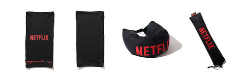 （左から1、2番目）
Netflix × BEAMS NECK GATOR
Color:BLACK
Price:¥4,280(inc.tax)
Size:ONE SIZE
（左から3、4番目）
Netflix × BEAMS NECK PILLOW
Color:BLACK
Price:¥6,600(inc.tax)
Size:ONE SIZE