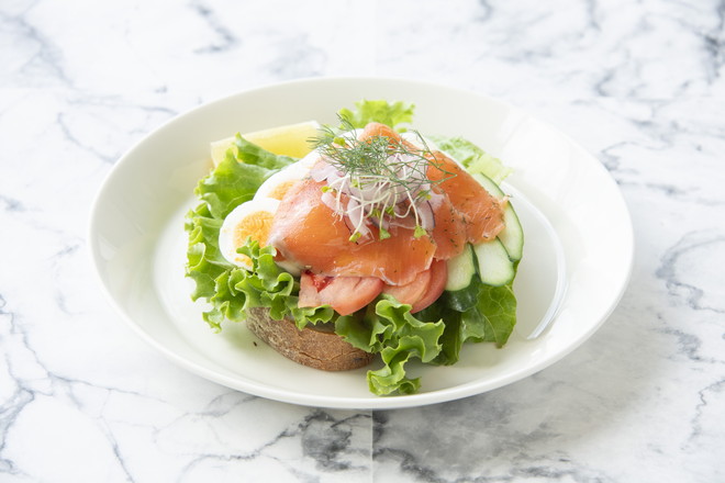 ノルディックサーモンのコールドサンド　価格：1,500円 