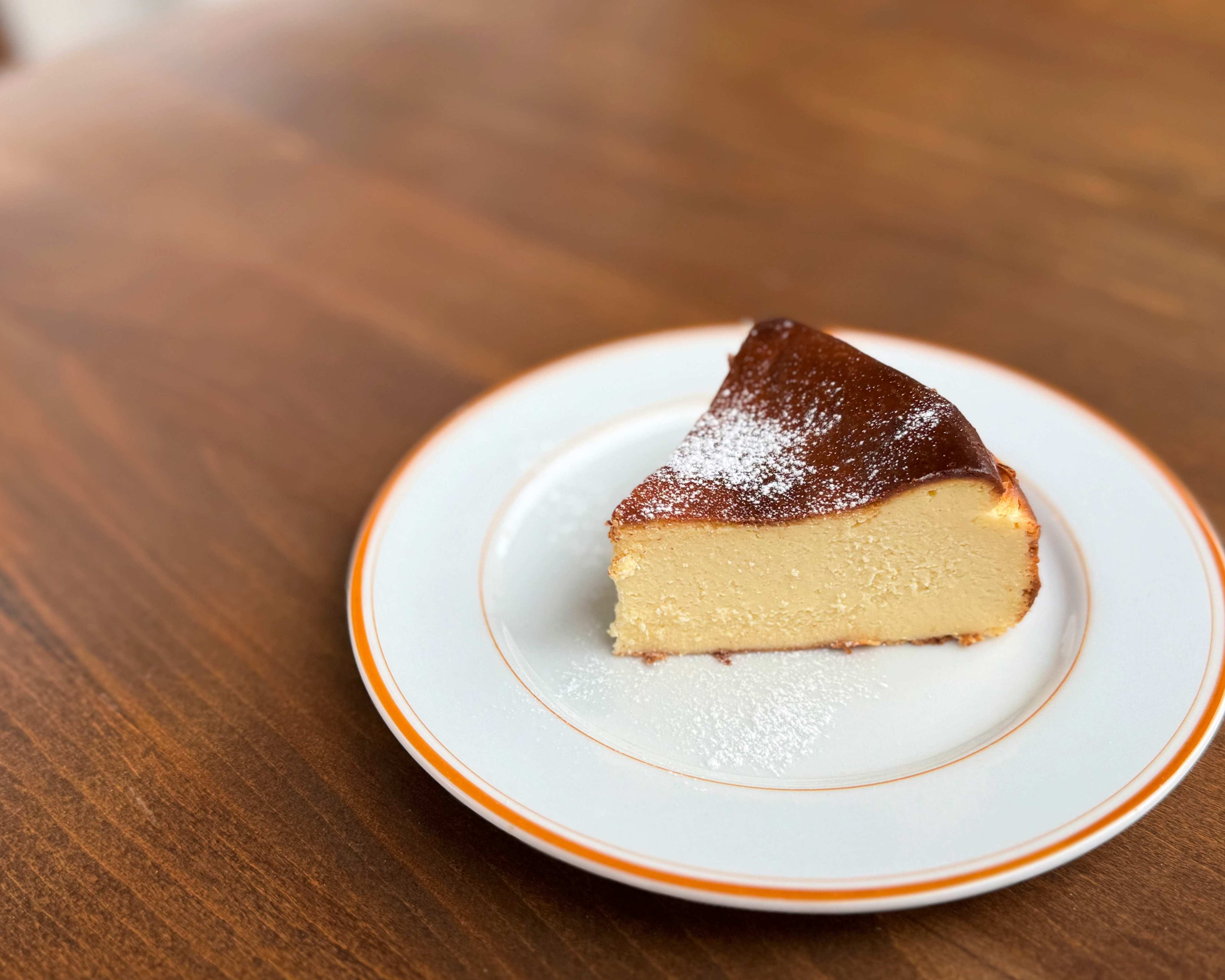 BASQUE CHEESECAKE バスクチーズケーキ ¥720 (¥792) 