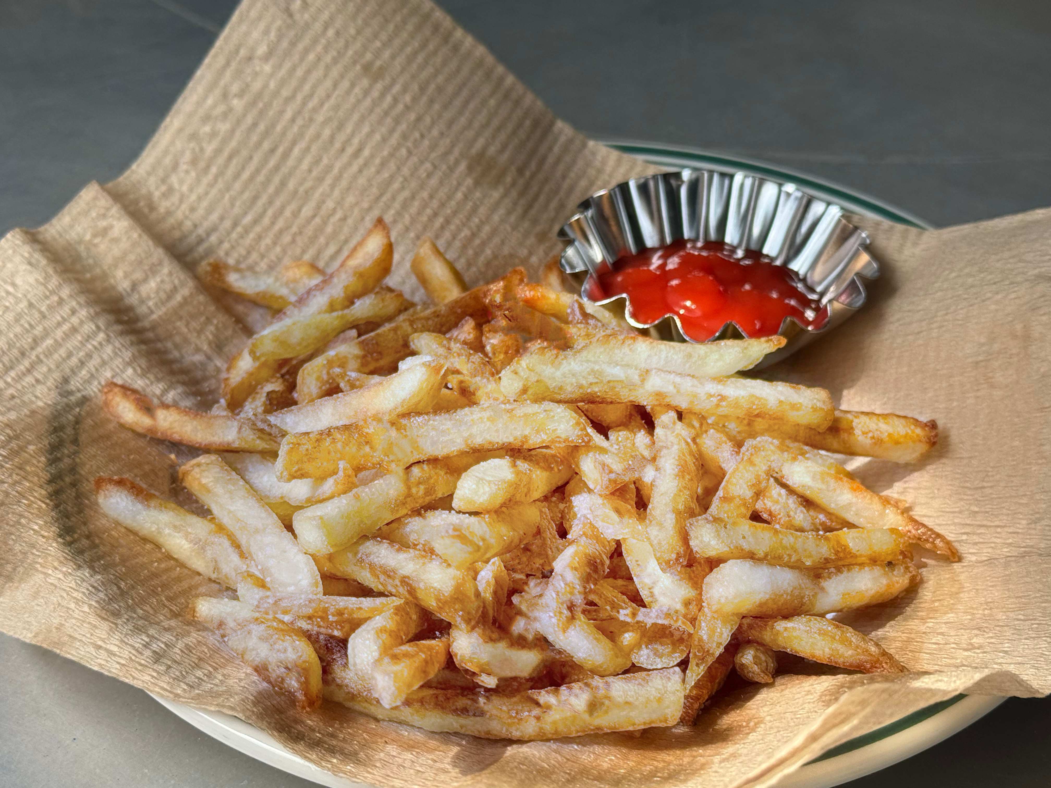 FRIED POTATOES ポテトフライ ¥700 (¥770) 