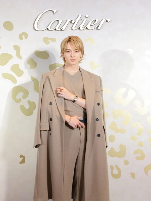 16275-271-2b035963957f3eaababf28a2f14d57a6-2029x2700