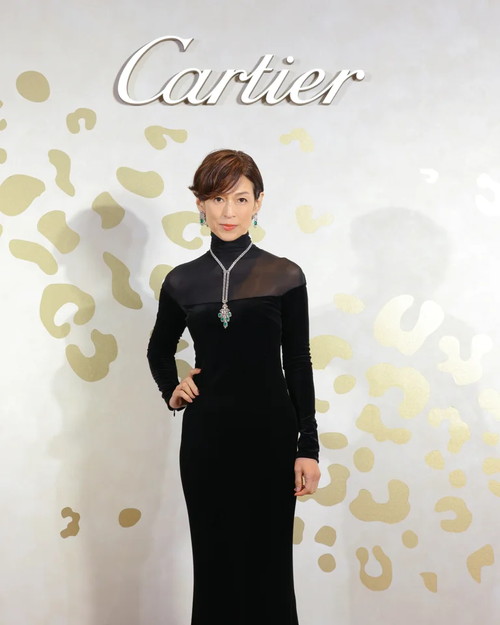 16275-271-39427015da6f40f1425cd760f607a458-2160x2700