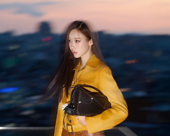 LOEWE_SS26_CAMPAIGN_GISELLE_RGB_CROPPED_5_5x4