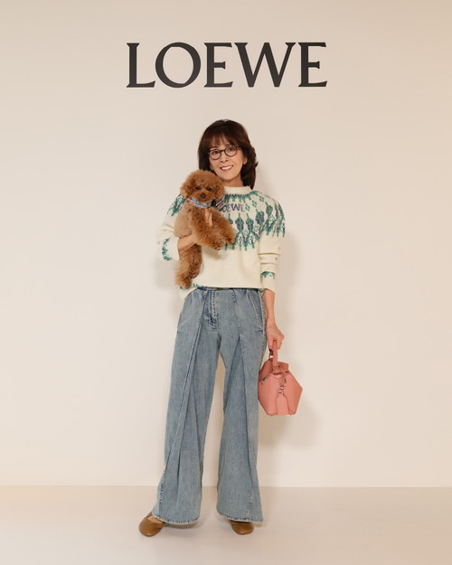 14. CASA LOEWE GINZA_0108_01_Yukiko Kashiwagi_4x5