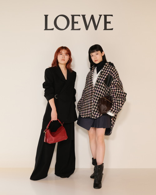 8. CASA LOEWE GINZA_0108_13_Hitsuji Bungaku_4x5