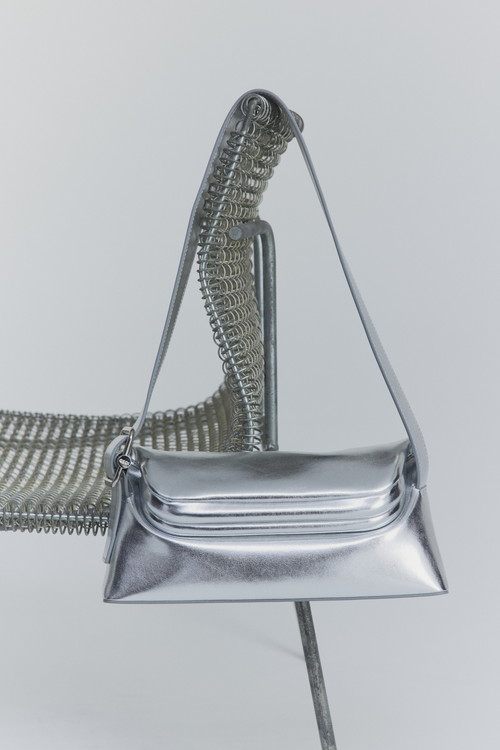 オソイ　価格：48,400円（税込）