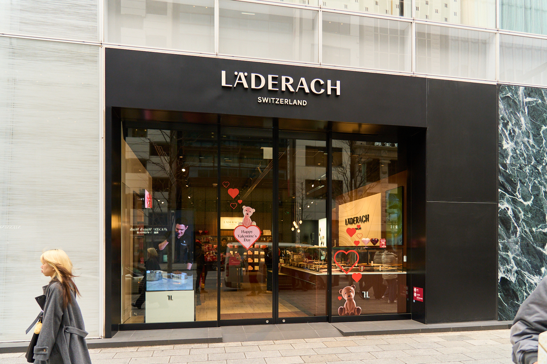 laderach0210-store.jpg